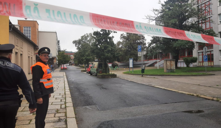 Student poslal anonymní výhružku do školy. Policie ho během několika hodin vypátrala