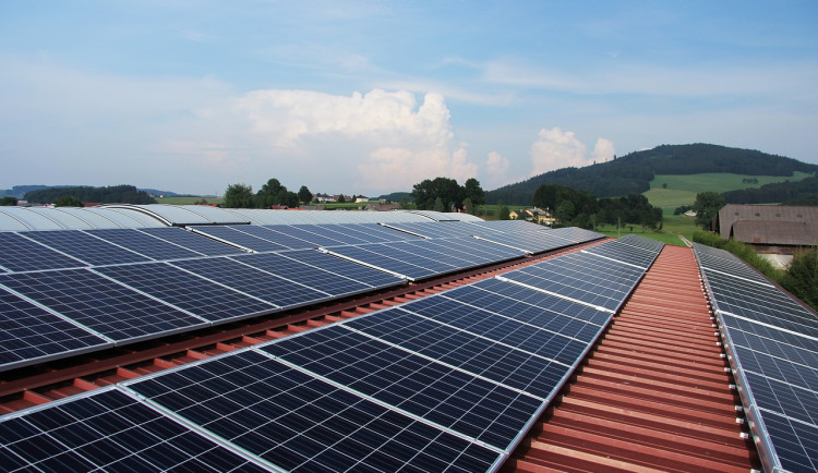 PRE staví na Sokolovsku svou největší fotovoltaickou elektrárnu za 400 milionu korun