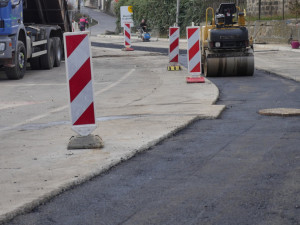 Karlovarský kraj bude pokračovat v opravě silnice na Podstrání