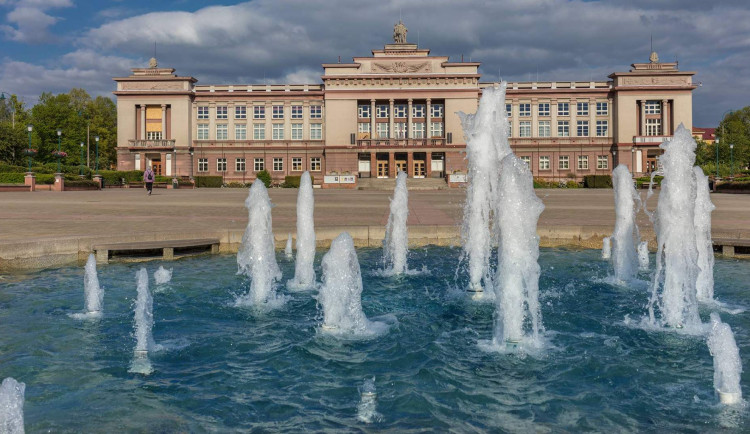 V Ostrově začíná přestavba kulturního domu na kulturní a kreativní centrum