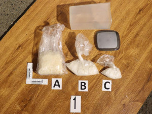 Ve večerce a na tržnici prodávali Vietnamci mexický metamfetamin. Celníci tam zajistili půl kilogramu drogy