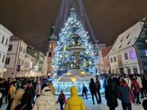 Vánoční program v Sokolově přináší novinky i osvědčené tradice, město bude mít dva stromky