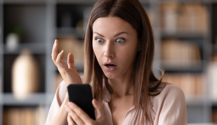 Bezpečnostní riziko. Miliony lidí mají zastaralé telefony. Co hrozí?.