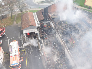 Za zapálení supermarketu v Chodově dostal mladík 30 měsíců podmíněně