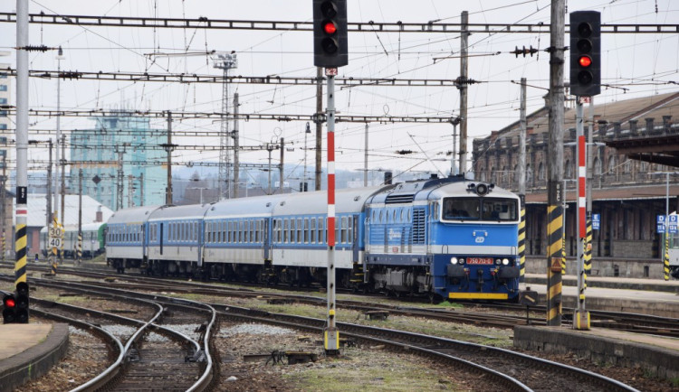 Vlaky mezi Brnem a Přerovem nahradí autobusy. Výluka se dotkne rychlíků do Ostravy i Olomouce