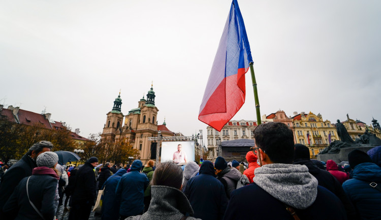 FOTOGALERIE: Podívejte se na atmosféru demonstrace Zůstaňme demokratickým srdcem Evropy Milionu chvilek