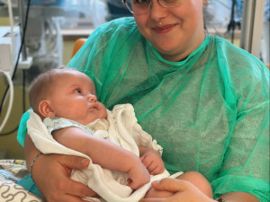 Vdechl plodovou vodu a prodělal tracheostomii. Půlroční Jiříček teď potřebuje speciální péči ve vzdálené nemocnici