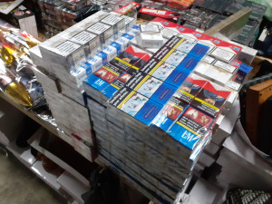 Celníci provětrali asijskou tržnici Svatý Kříž. Zajistili tam v utajovaném skladu stovky padělků světoznámých značek