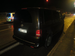 Nepoučitelný řidič se zákazem řízení opakovaně usedl za volant opilý, policisté ho přistihli dva dny po sobě