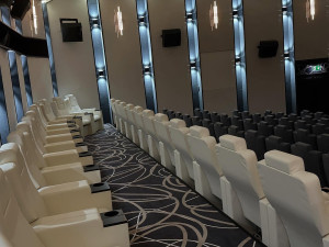 Chodovské kino prošlo rekonstrukcí, diváci se mohou těšit třeba na nové a pohodlné sedačky