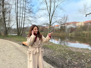 Karlovy Vary mají novou koalici z ANO a Karlovaráků, už bez Spolu. Primátorkou zůstává Andrea Pfeffer Ferklová