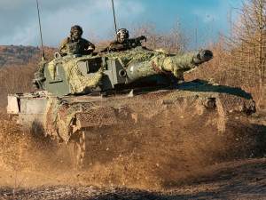 Česká armáda na Doupově poprvé testuje nové tanky Leopard, náročné cvičení prověří techniku i vojáky
