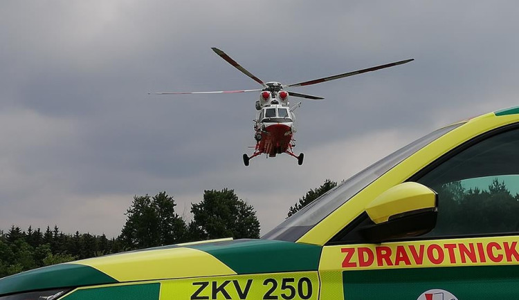Vozový park Zdravotnické záchranné služby Karlovarského kraje rozšíří nové sanitky za 18 milionů korun