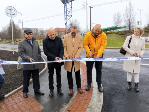 V Aši se vrátila doprava na průtah městem modernizovaný za 139 milionů korun