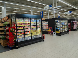 Na vánoční nákupy zve Tesco Cheb do nově zmodernizované prodejny