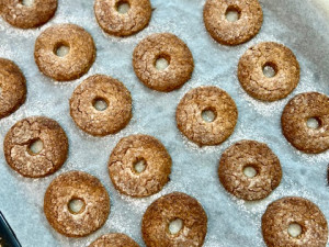 Anička peče cukroví podle 200 let starých receptů, někdy je to docela věda a bádání, říká