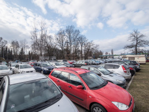 Chodov chce rozšířit parkování, zvažuje výstavbu parkovacího domu