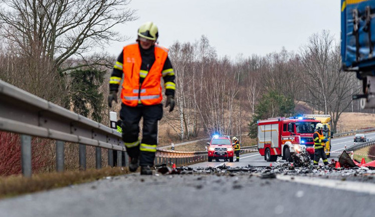 Při nehodách loni zemřelo v Karlovarském kraji 14 lidí, méně než v roce 2023
