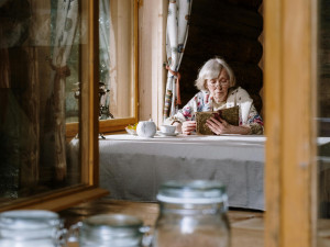 Nejpilnějšími čtenářkami knihoven v Karlovarském kraji zůstávají seniorky