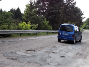 Karlovarský kraj chystá pořízení autonomního vozu k monitoringu stavu silnic II. a III. třídy. Přijde na 24 milionů