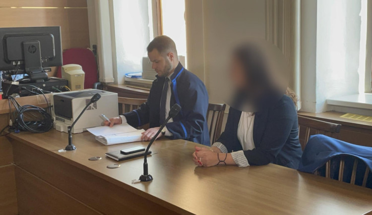 Soud potvrdil podmínku ženě, která měla trestat děti ve školce
