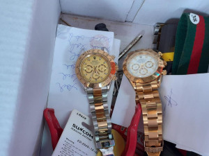 Celníci zadrželi při kontrolách pětadvacet tisíc kusů padělků za více než 110 milionů korun