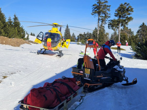 Střet dvou lyžařů na Klínovci, holandského chlapce transportoval do nemocnice vrtulník