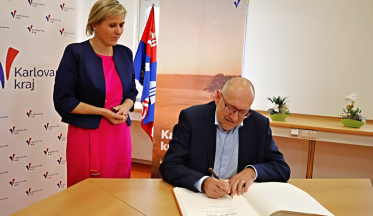 Karlovarský kraj nezískal podporu své zákonodárné iniciativy o vysoké škole