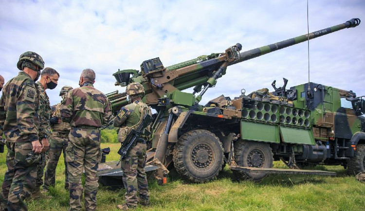 Bulharsko modernizuje dělostřelectvo, zájem má o francouzské houfnice CAESAR