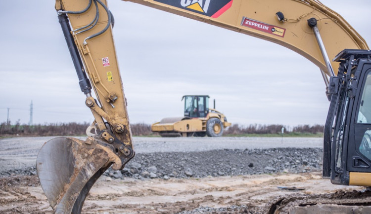Obchvat Veselova zlepší dopravu u Žlutic, hotovo bude v létě 2027