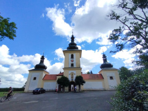 Nadace chce začít s opravou křížové cesty u Maria Loreta. V první fázi opraví dvě zastavení