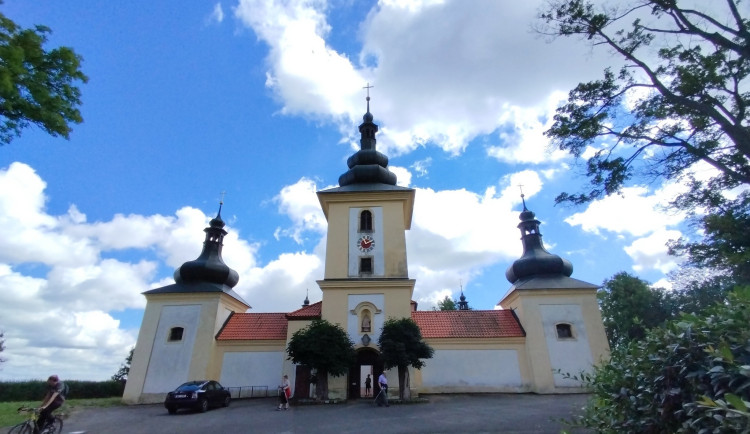 Nadace chce začít s opravou křížové cesty u Maria Loreta. V první fázi opraví dvě zastavení
