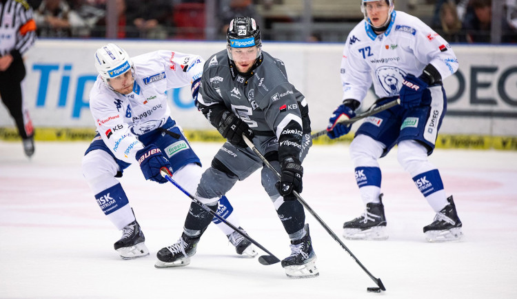 Karlovy Vary porazily Brno 1:0 a vyrovnaly stav čtvrtfinále, rozhodl Jiskra.