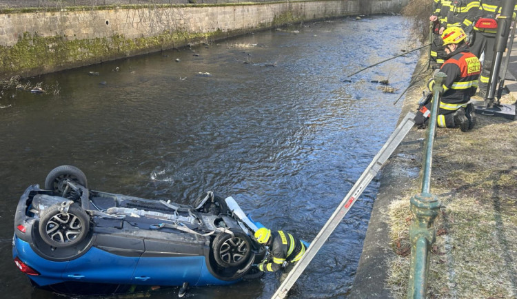 V březnu na silnicích v Karlovarském kraji zemřel jeden člověk, loni žádný.