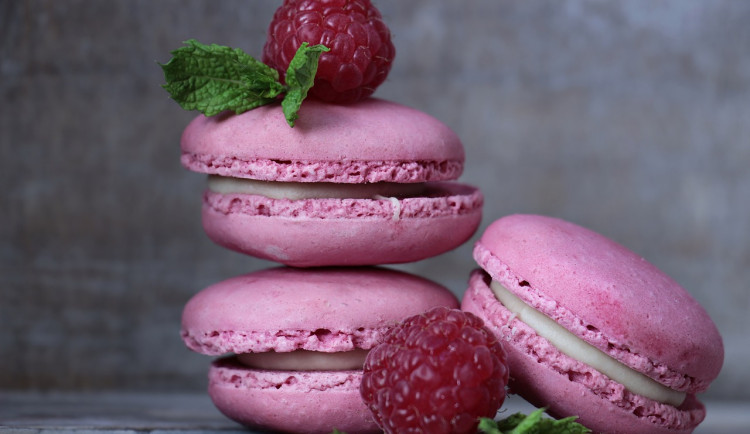 O titul Dobrota Karlovarského kraje soutěžily desítky potravin. Zabodovaly makronky i tvarůžková pomazánka