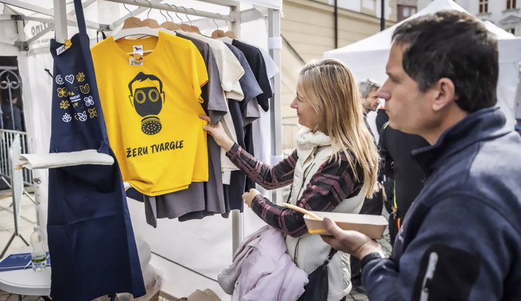 Tuny tvarůžků na všechny možné způsoby. Voňavý festival přitáhl do centra Olomouce davy