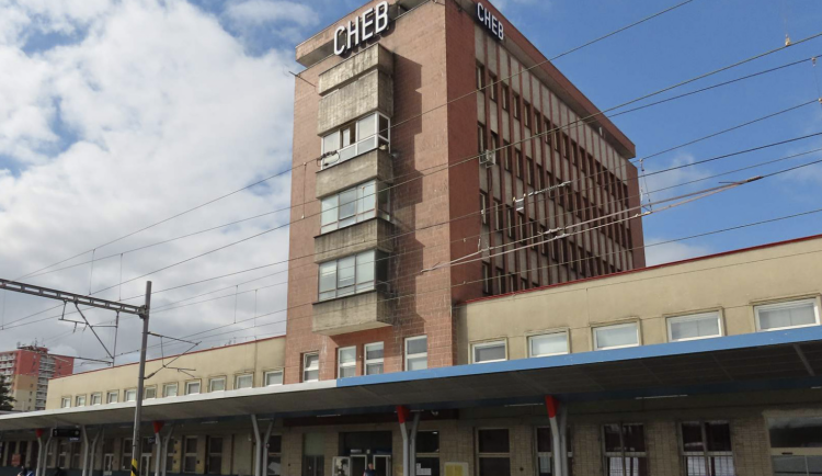 Chebské nádraží, které bylo za války zničeno, prodělává druhou obnovu