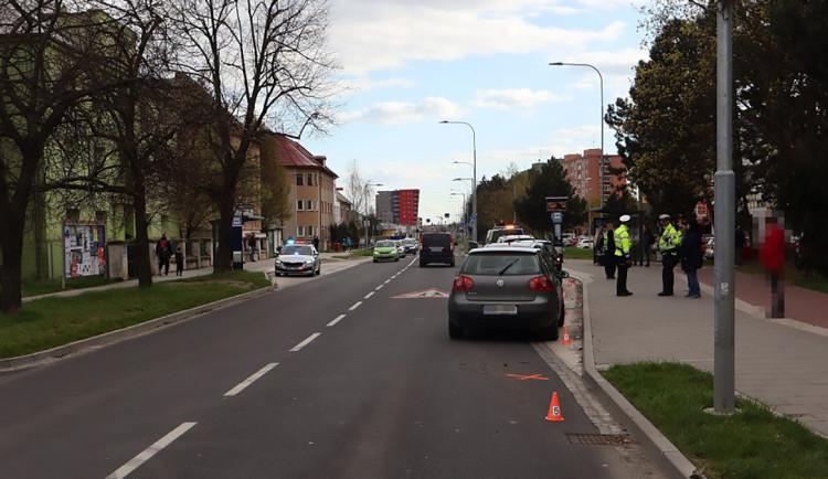 Řidička způsobila v Olomouci řetězovou nehodu, ve stresu od kolize ujela