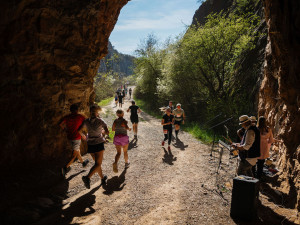 Běhej lesy slaví historický rekord. Na Karlštejn zavítaly bezmála tři tisíce běžců