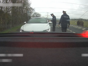 Řidič kolem policistů prosvištěl rychlostí 177 km/h, okamžitě přišel o řidičák