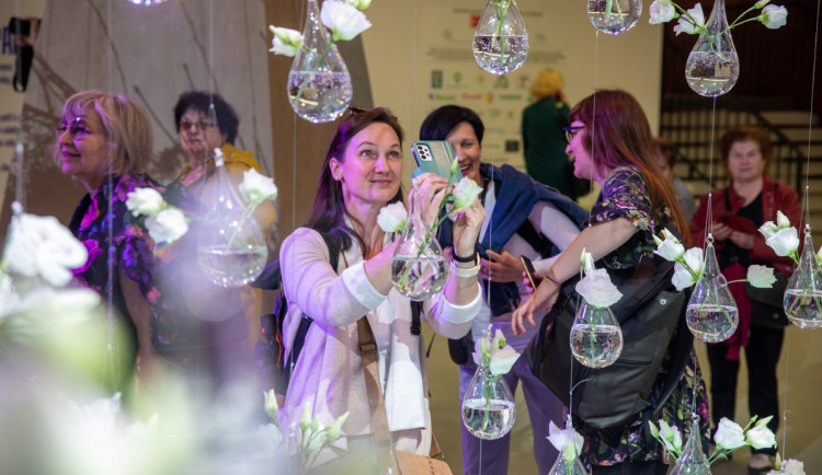 FOTOGALERIE: Unikátní květy a design či pestré trhy. Jarní Floru zaplavili návštěvníci