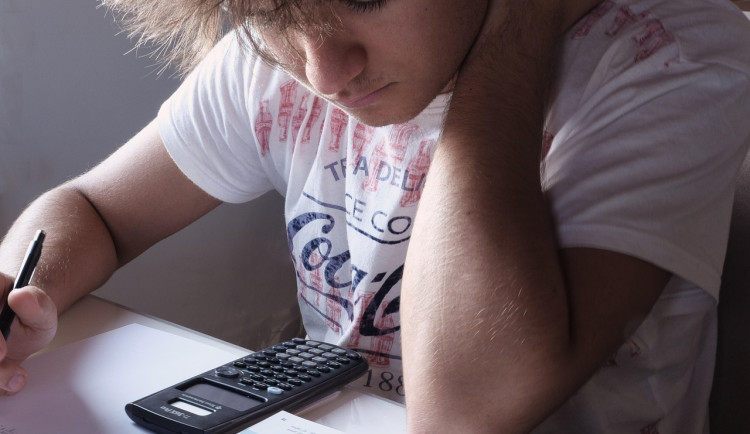 Třetina žáků v Praze trpí podle průzkumu úzkostmi, pětina potřebuje odbornou pomoc