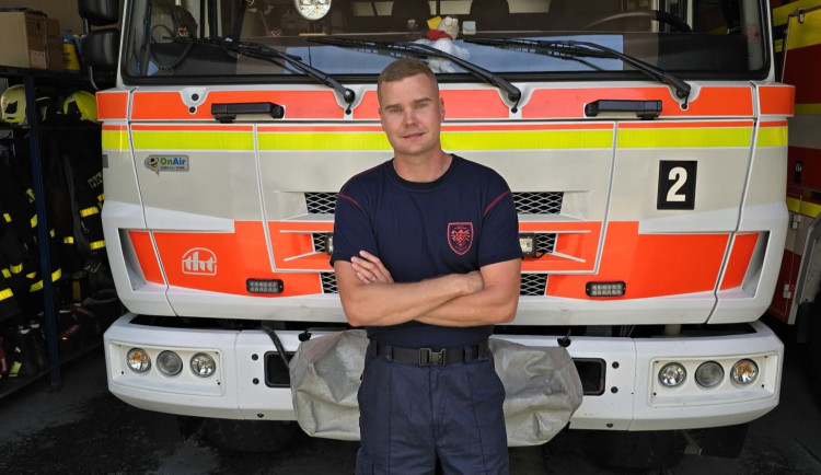 Karel Žilinský zachránil ve Větřkovicích chlapce, který vypadl z okna. Je hasičem roku