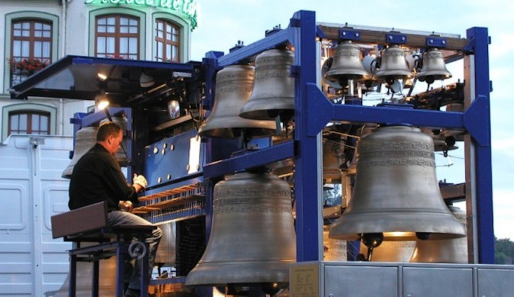 V plzeňských Černicích zahraje unikátní pražská zvonohra. Zazní i Vltava od Smetany