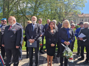 Cheb si ukázkou bitvy na náměstí připomněl 80 let od osvobození Američany