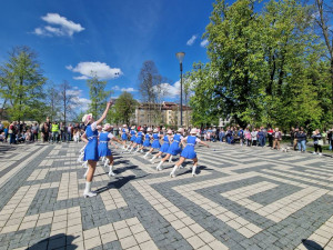 Cheb si ukázkou bitvy na náměstí připomněl 80 let od osvobození Američany