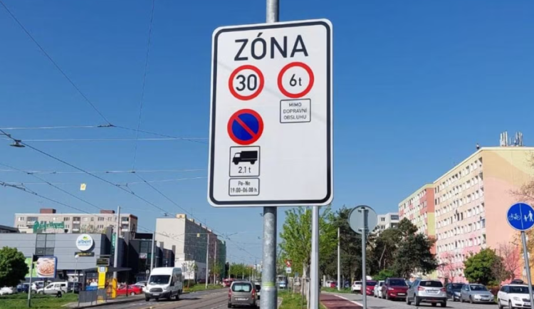 Olomouc rozšířila zákaz parkování dodávek. Na řadu přišly Povel a Nové Sady