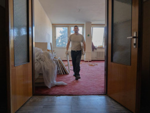 V Chodově začala rekonstrukce domu s pečovatelskou službou, pomáhají i vězni