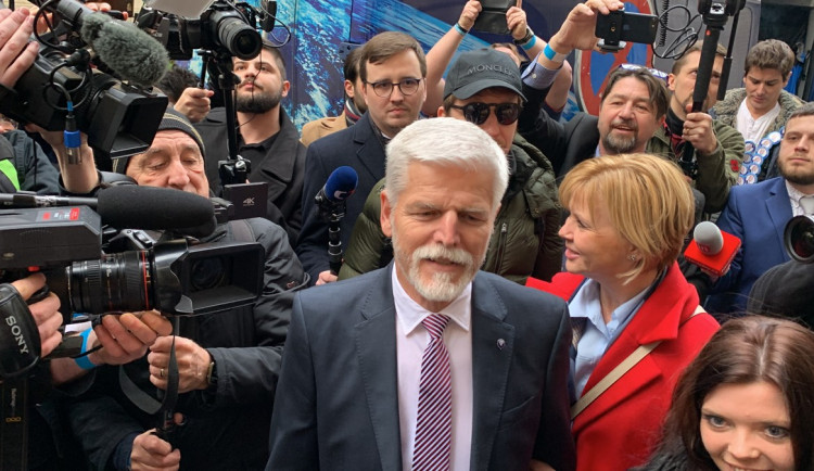 Prezident Pavel jednal o vzniku vysoké školy v Karlovarském kraji