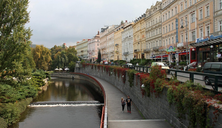Karlovy Vary zahájily lázeňskou sezonu, cílí hlavně na prodloužení pobytů